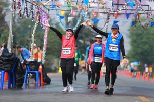 BIB: 450, 40522
                            <button type="button" onclick="openModal(9906908)" class="btn btn-primary btn-sm float-right btn-popup" data-toggle="modal" data-target=".modal-high-quality">
                        <i class="fas fa-shopping-cart"></i> Add to Cart
                    </button>
                                            <button type="button" onclick="isThisMe(9906908, true)" class="btn btn-success btn-sm float-right btn-popup btn-isme hidden" data-toggle="tooltip" data-placement="bottom" title="นี่คือรูปของคุณใช่ไหม คลิกที่นี่เพื่อเอาเข้าอัลบั้ม">
                        <i class="fas fa-plus"></i> Add to album
                    </button>
                    <button type="button" onclick="isThisMe(9906908, false)" class="btn btn-warning btn-sm float-right btn-popup btn-isnotme hidden">
                        <i class="fas fa-ban"></i> Remove from album
                    </button>